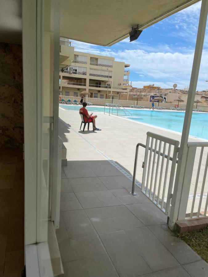 Apartamento Totalmente Reformado Con Piscina Y Jardines Al Lado De La Playa De La Carihuela Torremolinos Exterior photo