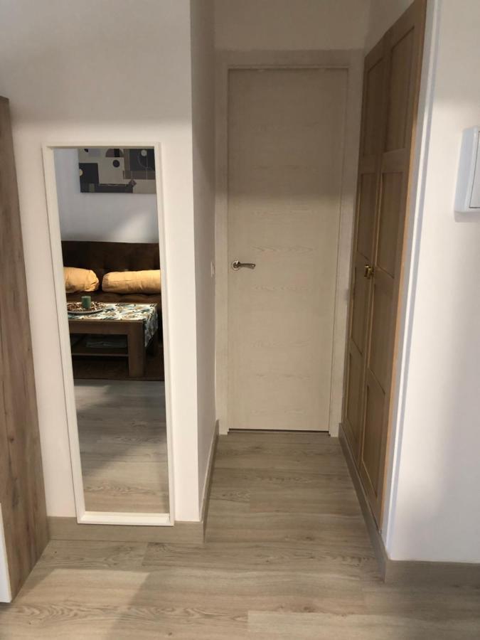 Apartamento Totalmente Reformado Con Piscina Y Jardines Al Lado De La Playa De La Carihuela Torremolinos Exterior photo