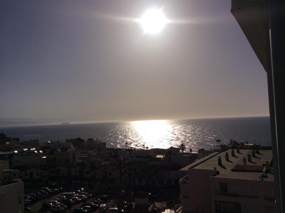 Apartamento Totalmente Reformado Con Piscina Y Jardines Al Lado De La Playa De La Carihuela Torremolinos Exterior photo