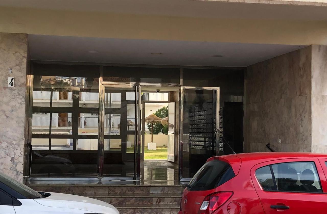 Apartamento Totalmente Reformado Con Piscina Y Jardines Al Lado De La Playa De La Carihuela Torremolinos Exterior photo