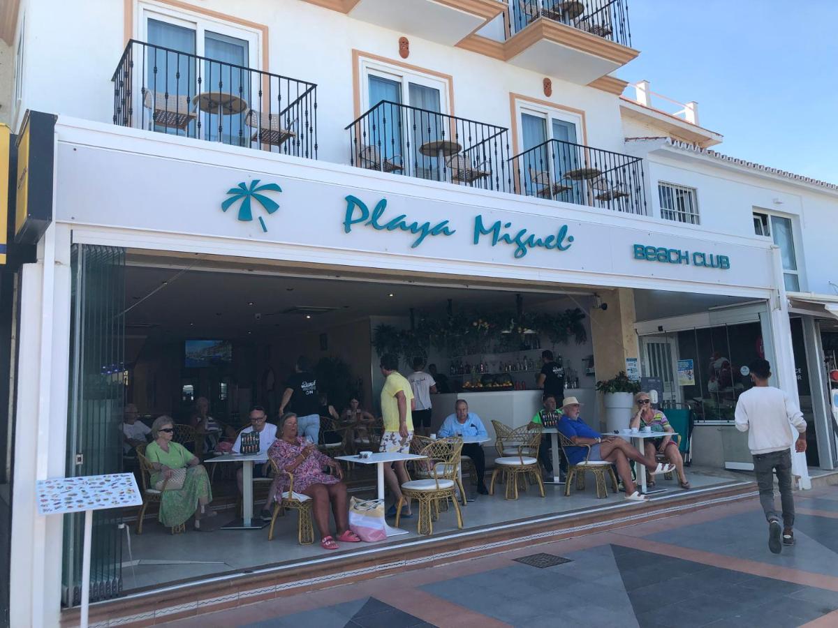 Apartamento Totalmente Reformado Con Piscina Y Jardines Al Lado De La Playa De La Carihuela Torremolinos Exterior photo