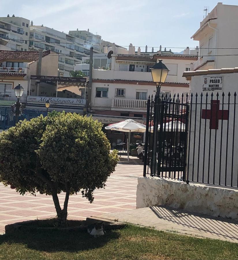 Apartamento Totalmente Reformado Con Piscina Y Jardines Al Lado De La Playa De La Carihuela Torremolinos Exterior photo